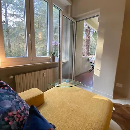 Apartment The Two Palms - Modern Flat In The Centre W 2 Beds Biella