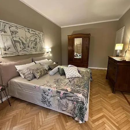 The Two Palms - Modern Flat In The Centre W 2 Beds Biella